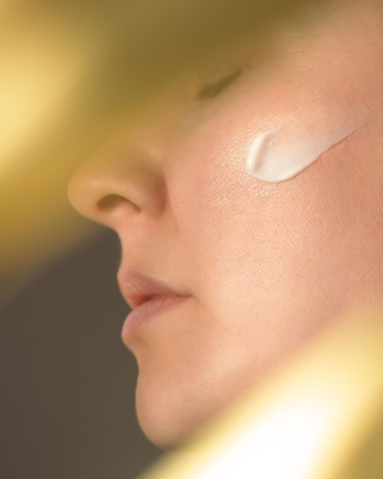 Krema za lice s pčelinjim otrovom - Slika 2