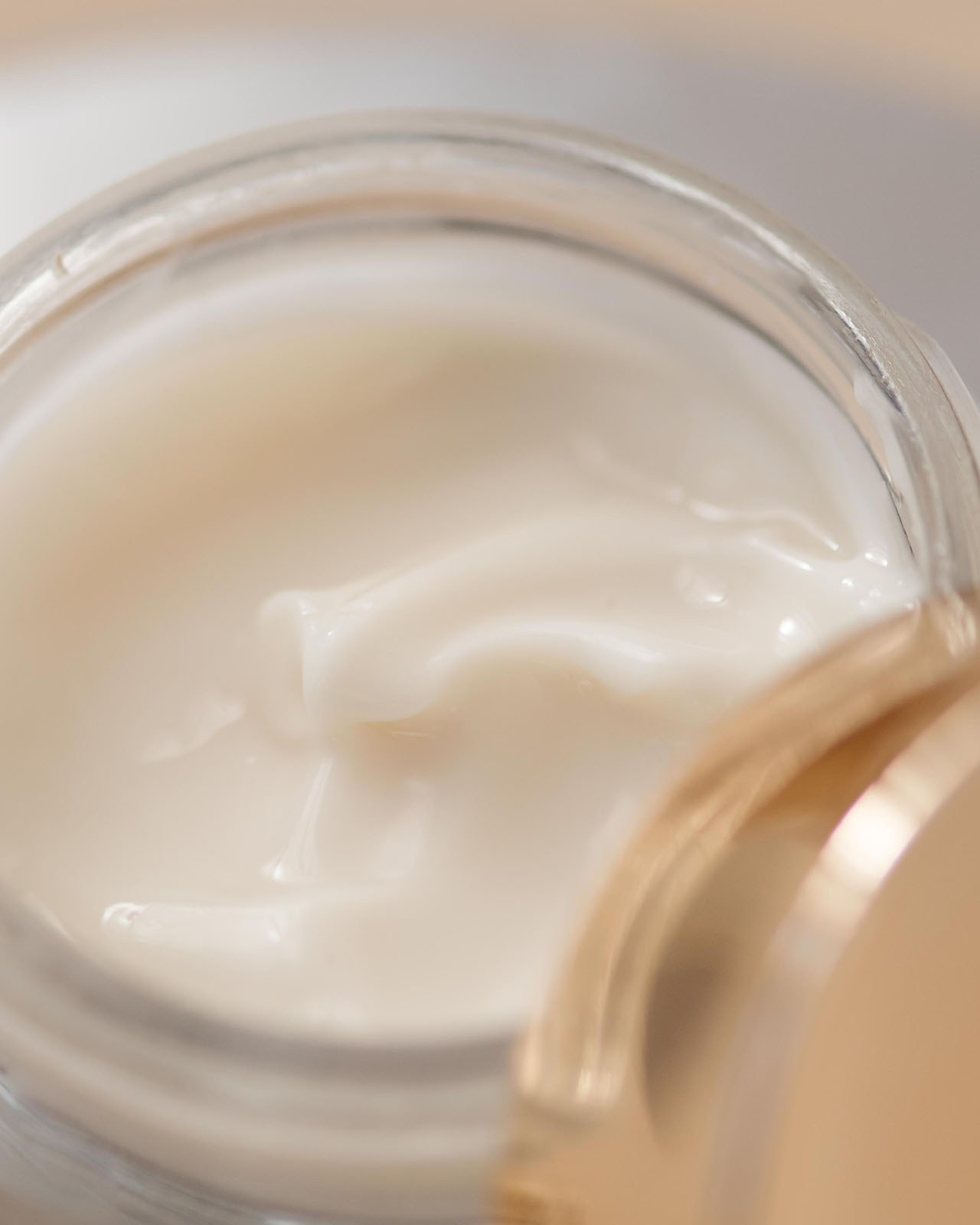 Krema za lice s pčelinjim otrovom - Slika 3